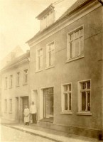 /album/strassen-und-platze/brandenburger-strasse-15-hausnummer-43-neues-haus-und-laden-2-web-jpg/